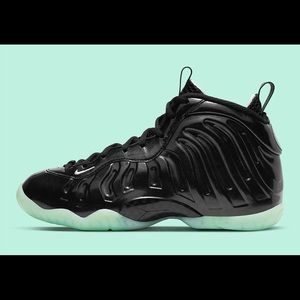 Brand new in the box Foamposites size 8 1/2